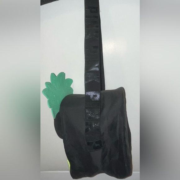 Victoria’s Secret PINK Pineapple Cooler Lunchbox - Picture 13 of 16